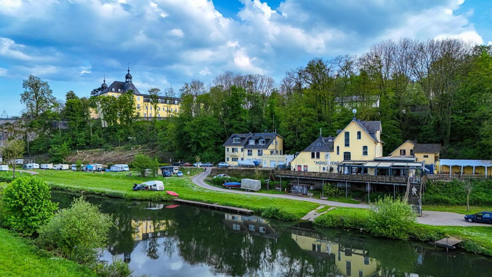Ferienwohnung Riverside Resort Idyllisch Direkt An Der Lahn Diez Esterno foto