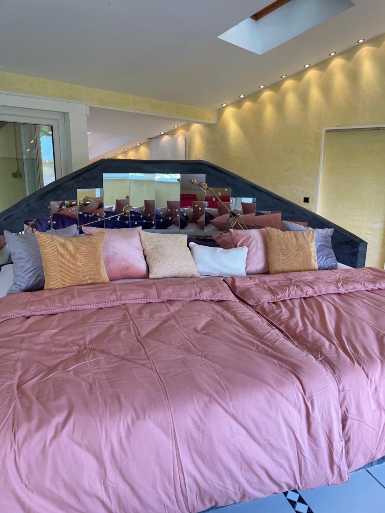 Ferienwohnung Riverside Resort Idyllisch Direkt An Der Lahn Diez Esterno foto